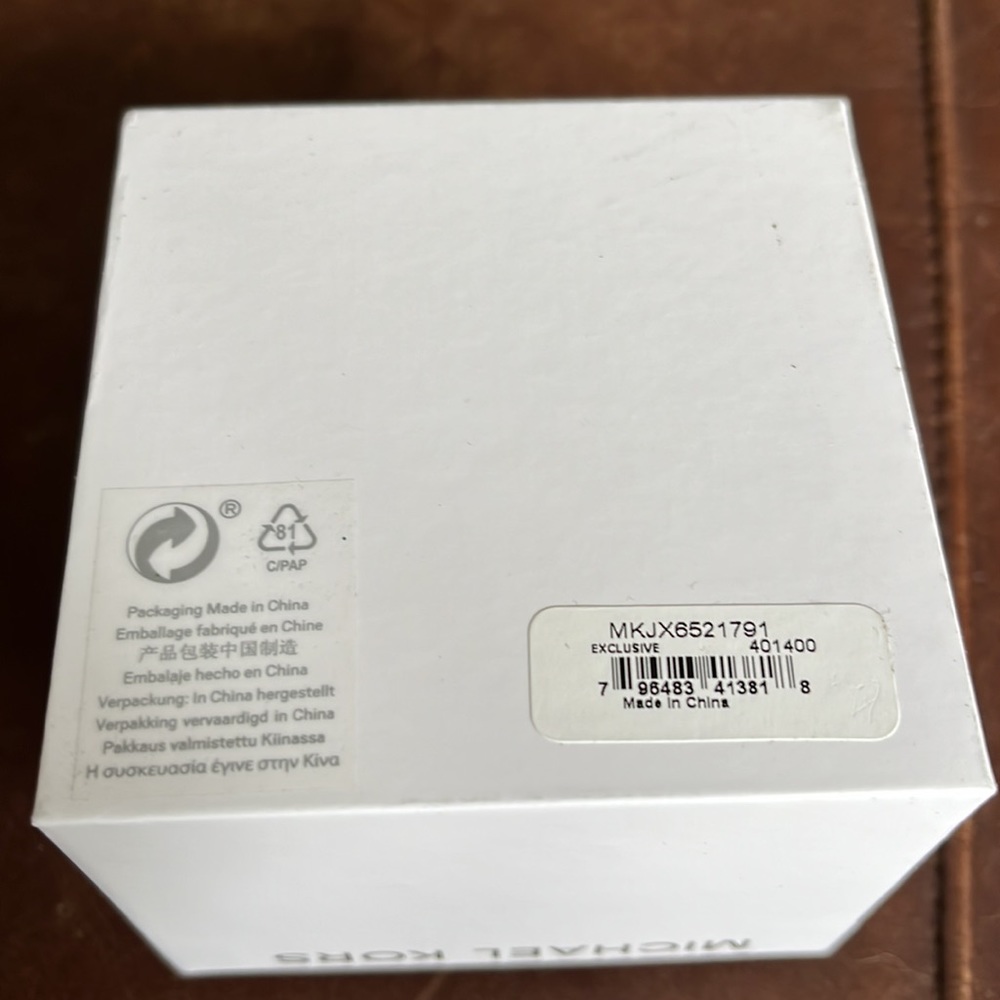 MICHAEL KORS Gold Bangle Bracelet w/Pave MK Logo • Gift Box 🎁 - Picture 5 of 10